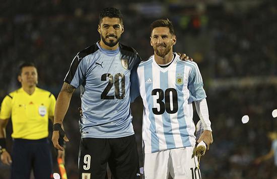 科林斯：保罗是天生领袖希望每个人都能做到最好 我在努力去做（科林斯盛赞保罗天生领袖：希望人人发挥最佳，我也在努力）