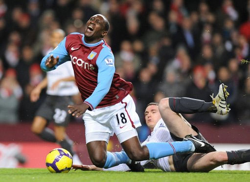 特里：穆帅赢球后会让我们在基地陪孩子，我的孩子们很喜欢他